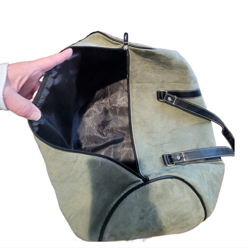 Dufflebag - Picture 5 of 5